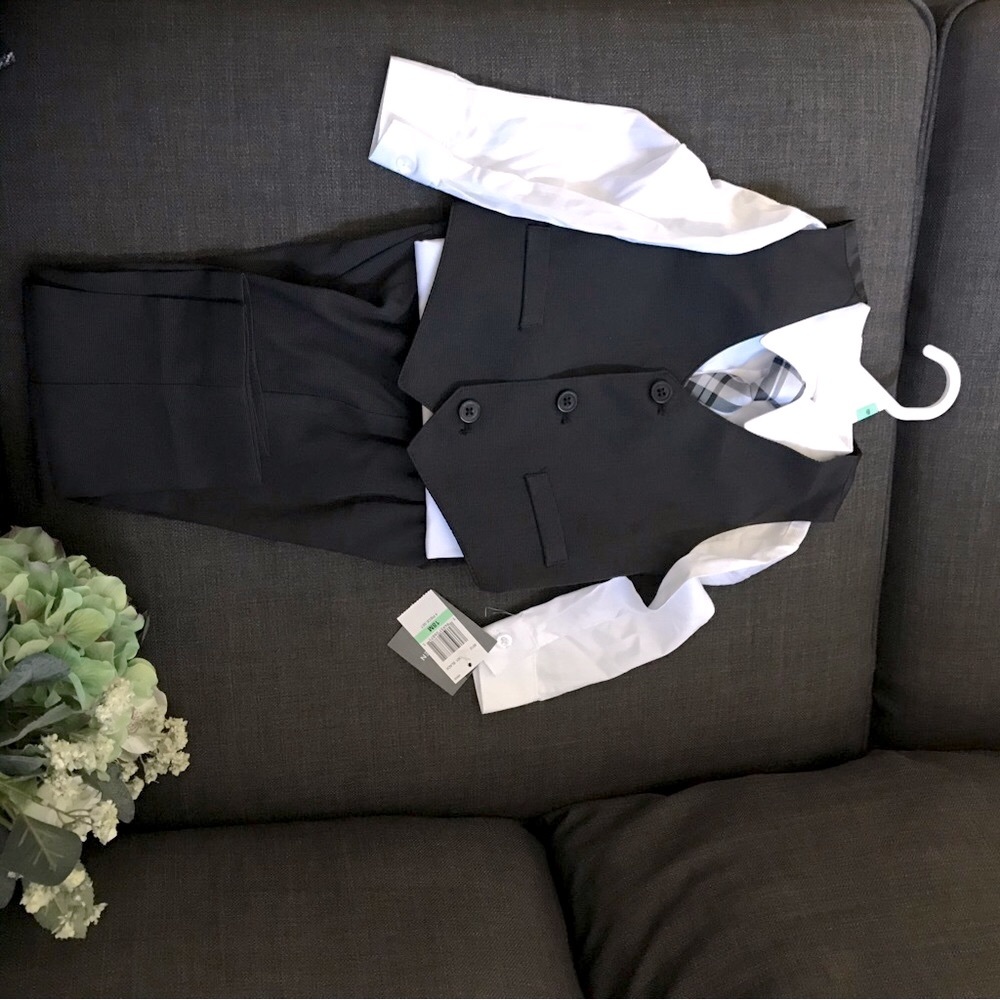 Van Heusen 18m Toddler/Boy 4-Piece Black Suit Set with Gray/Black Striped Tie